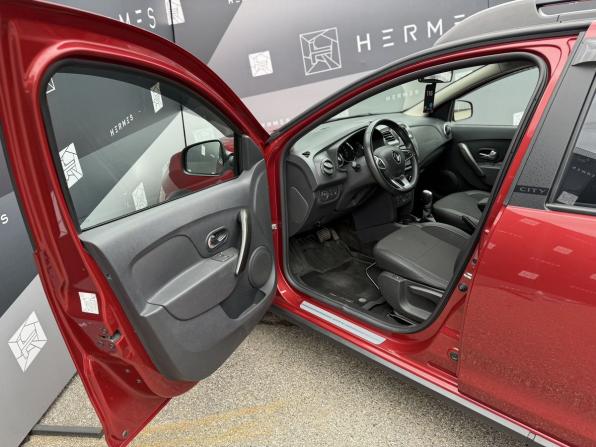 Renault Sandero II Рестайлинг с пробегом 2021 года, цена 1 399 000 рублей, 43269 км, хэтчбек, Автокод Объявления