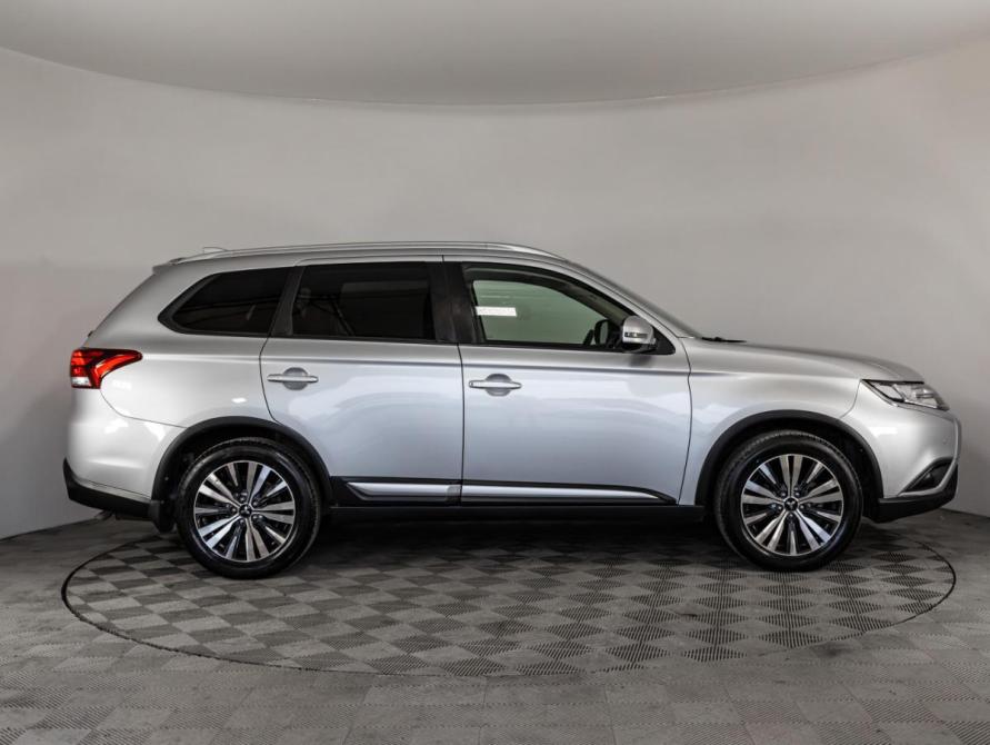 Mitsubishi Outlander III Рестайлинг 3 Санкт-Петербург  - изображение 4