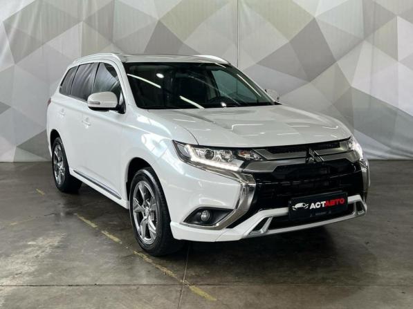 Mitsubishi Outlander III Рестайлинг 3 с пробегом 2022 года, цена 2 500 000 рублей, 59257 км, внедорожник, Автокод Объявления