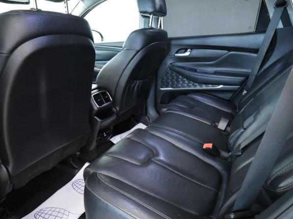 Hyundai Santa Fe IV с пробегом 2019 года, цена 2 690 000 рублей, 121081 км, внедорожник, Автокод Объявления