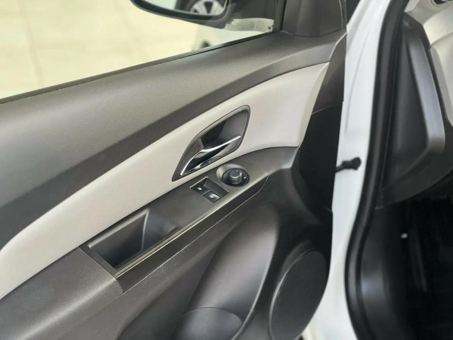 Chevrolet Cruze I Рестайлинг Екатеринбург  - изображение 21