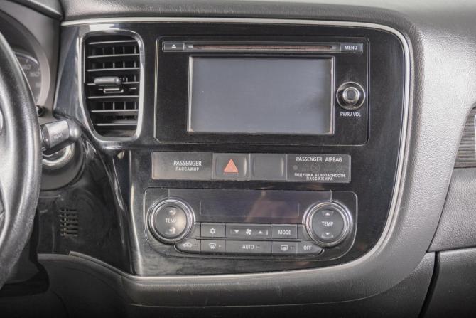 Mitsubishi Outlander III Рестайлинг 2 с пробегом 2016 года, цена 2 299 000 рублей, 180000 км, внедорожник, Автокод Объявления