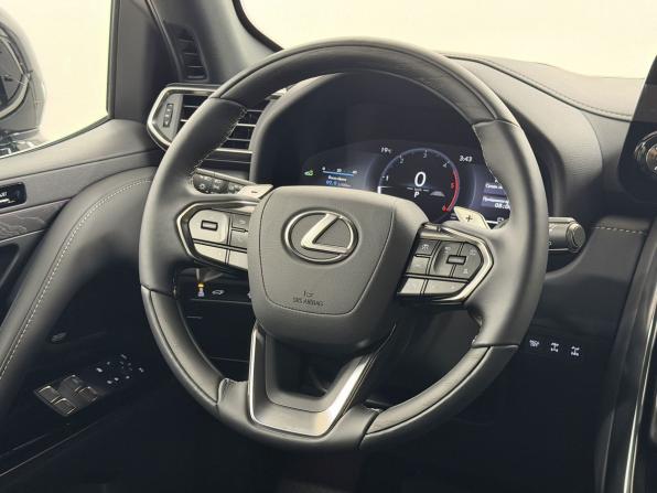 Lexus LX IV с пробегом 2025 года, цена 18 500 000 рублей, 13 км, внедорожник, Автокод Объявления
