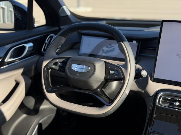 Geely Atlas II с пробегом 2026 года, цена 3 250 000 рублей, 25 км, внедорожник, Автокод Объявления