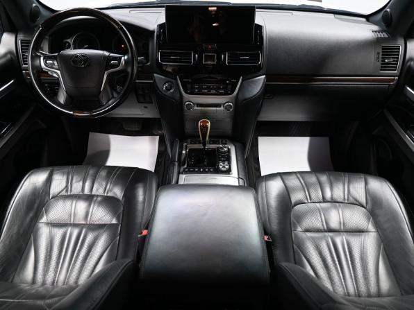 Toyota Land Cruiser 200 Series Рестайлинг 2 с пробегом 2018 года, цена 6 650 000 рублей, 145058 км, внедорожник, Автокод Объявления