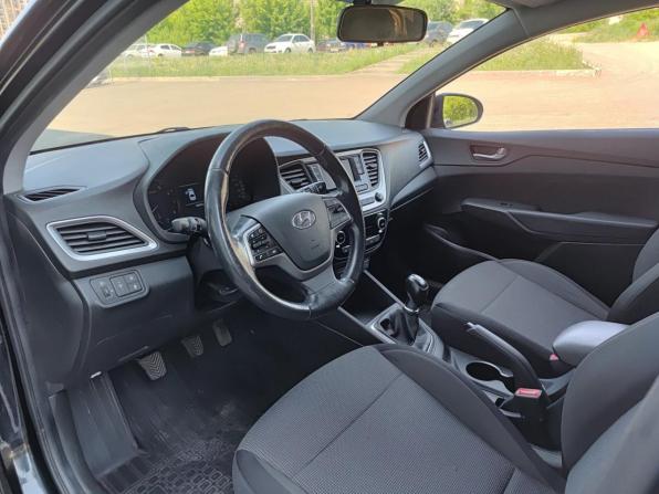 Hyundai Solaris II с пробегом 2018 года, цена 1 199 800 рублей, 120718 км, седан, Автокод Объявления
