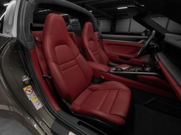 Porsche 911 VIII (992) с пробегом 2023 года, цена 22 000 000 рублей, 9651 км, тарга, Автокод Объявления