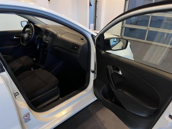 Volkswagen Polo V Рестайлинг с пробегом 2018 года, цена 595 000 рублей, 96161 км, седан, Автокод Объявления