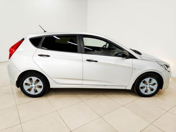Hyundai Solaris I Рестайлинг с пробегом 2015 года, цена 882 700 рублей, 86763 км, хэтчбек, Автокод Объявления