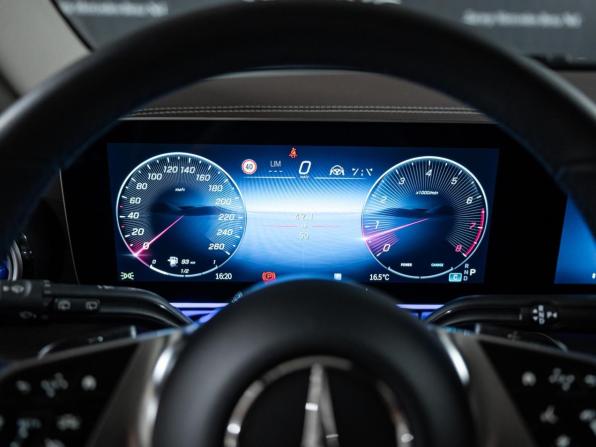 Новый Mercedes-Benz V-Класс III (W447) Рестайлинг 2 2025 года, цена 11 350 000 рублей, минивэн, Автокод Объявления