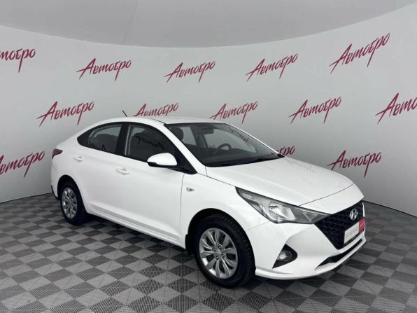 Hyundai Solaris II Рестайлинг с пробегом 2022 года, цена 1 369 000 рублей, 128093 км, седан, Автокод Объявления