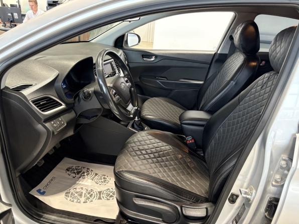 Hyundai Solaris II с пробегом 2018 года, цена 1 100 600 рублей, 147135 км, седан, Автокод Объявления