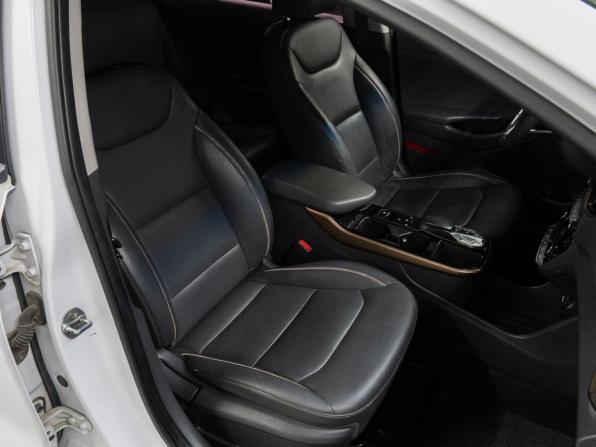 Hyundai IONIQ с пробегом 2018 года, цена 1 499 000 рублей, 157000 км, хэтчбек, Автокод Объявления