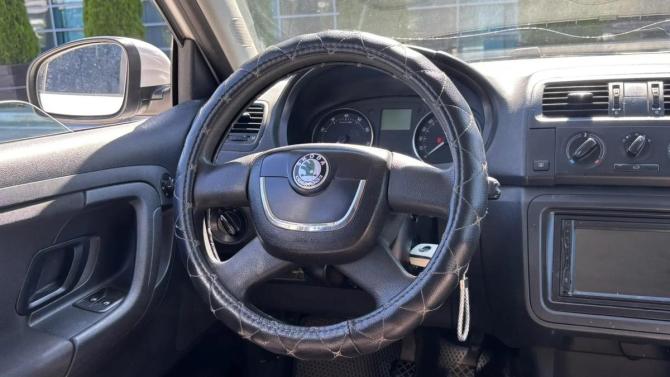 Skoda Fabia II Рестайлинг с пробегом 2011 года, цена 420 000 рублей, 253368 км, хэтчбек, Автокод Объявления