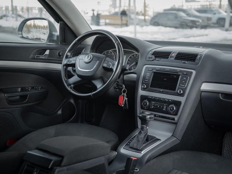Skoda Octavia II (A5) Рестайлинг Тюмень  - изображение 7