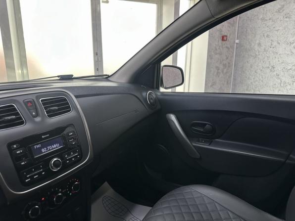 Renault Sandero II Рестайлинг с пробегом 2021 года, цена 1 299 000 рублей, 71347 км, хэтчбек, Автокод Объявления