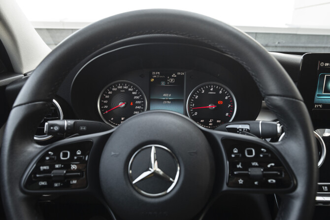 Mercedes-Benz C-Класс IV (W205) Рестайлинг с пробегом 2019 года, цена 3 599 000 рублей, 23781 км, седан, Автокод Объявления