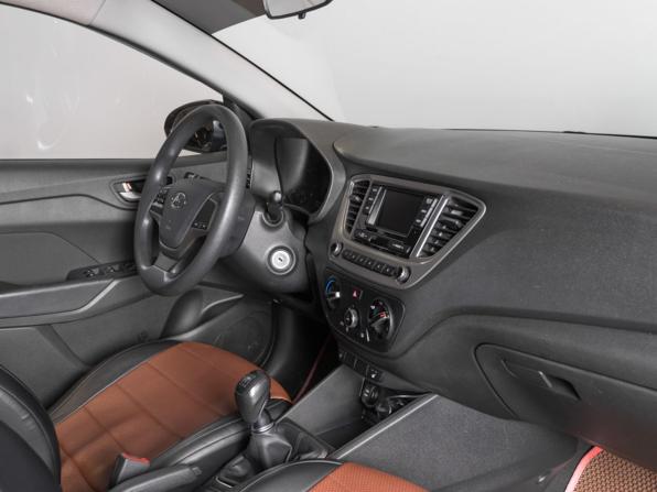 Hyundai Solaris II с пробегом 2020 года, цена 1 397 800 рублей, 74114 км, седан, Автокод Объявления