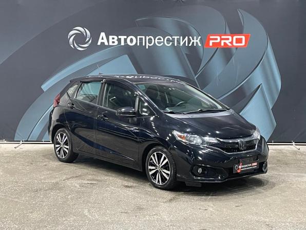 Honda Fit III Рестайлинг с пробегом 2019 года, цена 1 420 000 рублей, 72050 км, хэтчбек, Автокод Объявления