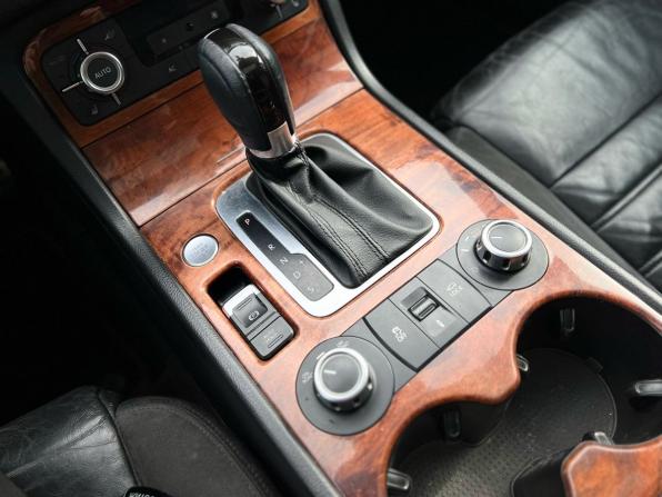 Volkswagen Touareg II с пробегом 2011 года, цена 1 815 000 рублей, 333885 км, внедорожник, Автокод Объявления
