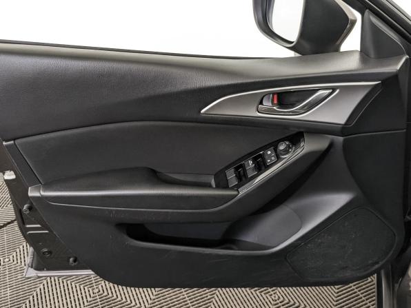 Mazda 3 III (BM) Рестайлинг с пробегом 2017 года, цена 1 535 000 рублей, 136614 км, хэтчбек, Автокод Объявления