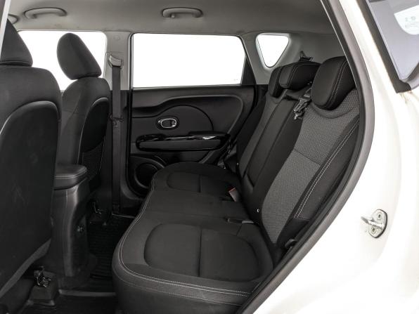 Kia Soul II Рестайлинг с пробегом 2018 года, цена 1 590 000 рублей, 111582 км, хэтчбек, Автокод Объявления