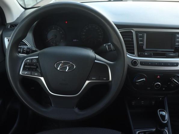 Hyundai Solaris II Рестайлинг с пробегом 2021 года, цена 1 663 000 рублей, 65030 км, седан, Автокод Объявления
