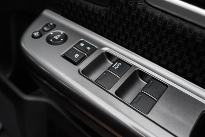 Honda Stepwgn V Рестайлинг с пробегом 2021 года, цена 2 939 000 рублей, 39277 км, минивэн, Автокод Объявления