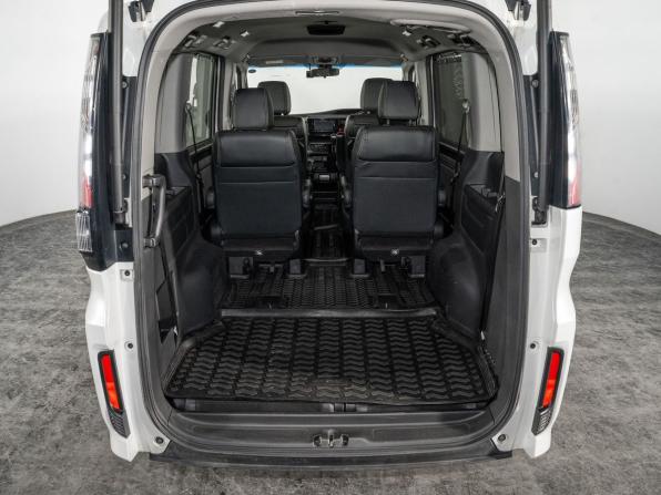 Honda Stepwgn V Рестайлинг с пробегом 2018 года, цена 2 290 000 рублей, 71529 км, минивэн, Автокод Объявления