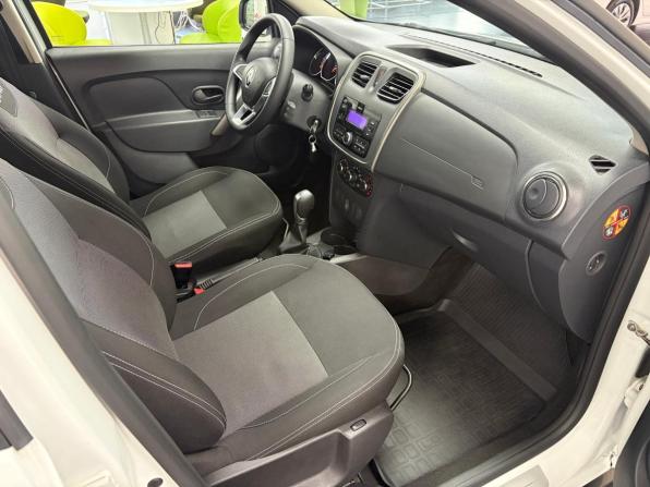 Renault Logan II Рестайлинг с пробегом 2022 года, цена 1 298 000 рублей, 75083 км, седан, Автокод Объявления