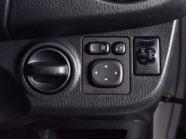 Toyota Vitz III (XP130) Рестайлинг 2 с пробегом 2018 года, цена 919 999 рублей, 114415 км, хэтчбек, Автокод Объявления