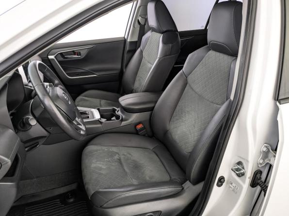 Toyota RAV4 V (XA50) с пробегом 2023 года, цена 3 900 000 рублей, 9207 км, внедорожник, Автокод Объявления