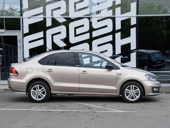Volkswagen Polo V Рестайлинг с пробегом 2017 года, цена 1 199 000 рублей, 184174 км, седан, Автокод Объявления