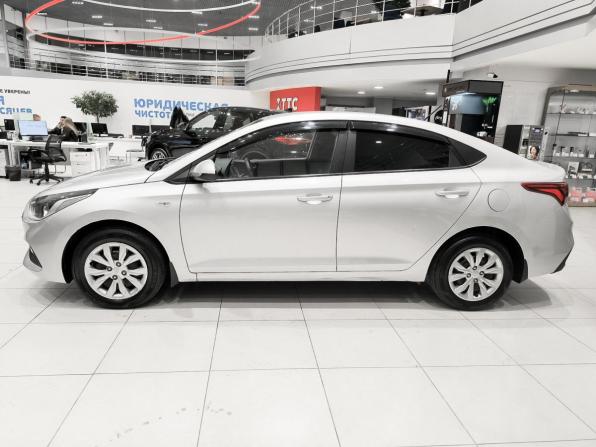 Hyundai Solaris II с пробегом 2017 года, цена 1 050 000 рублей, 111030 км, седан, Автокод Объявления