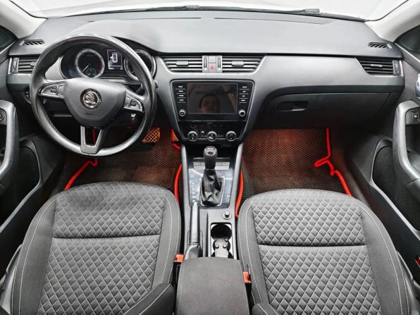 Skoda Octavia III (A7) Рестайлинг с пробегом 2018 года, цена 1 729 000 рублей, 127500 км, лифтбек, Автокод Объявления