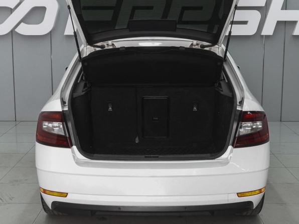 Skoda Octavia III (A7) Рестайлинг с пробегом 2017 года, цена 1 700 000 рублей, 132010 км, лифтбек, Автокод Объявления