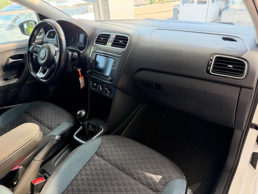 Volkswagen Polo V Рестайлинг Таганрог  - изображение 27