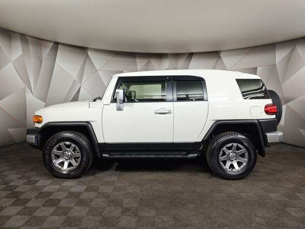 Toyota FJ Cruiser с пробегом 2022 года, цена 5 440 000 рублей, 69204 км, внедорожник, Автокод Объявления