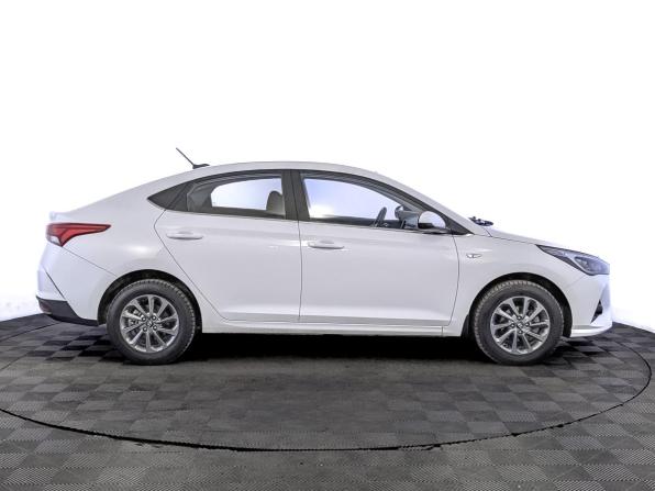 Hyundai Solaris II Рестайлинг с пробегом 2022 года, цена 1 890 000 рублей, 36733 км, седан, Автокод Объявления
