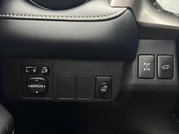 Toyota RAV4 IV (XA40) Рестайлинг с пробегом 2018 года, цена 2 349 000 рублей, 147833 км, внедорожник, Автокод Объявления