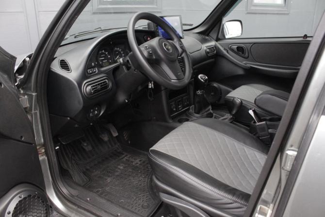 Chevrolet Niva I Рестайлинг с пробегом 2017 года, цена 835 000 рублей, 79113 км, внедорожник, Автокод Объявления