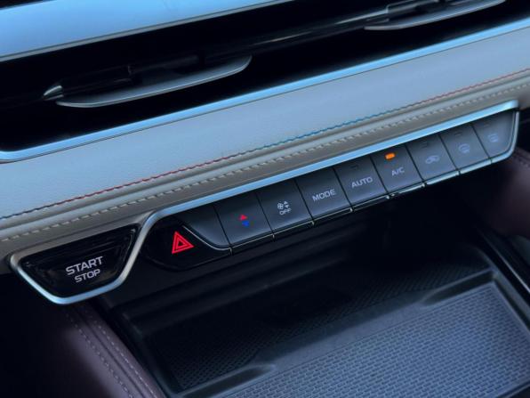 Geely Monjaro I с пробегом 2023 года, цена 3 049 000 рублей, 55500 км, внедорожник, Автокод Объявления