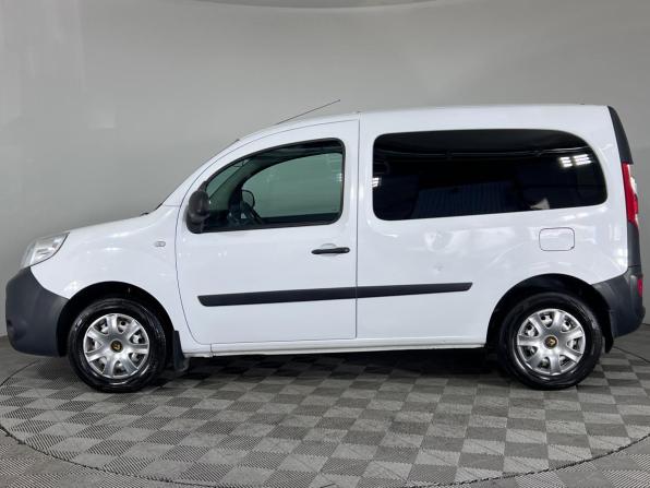 Renault Kangoo II Рестайлинг с пробегом 2017 года, цена 1 064 000 рублей, 176378 км, минивэн, Автокод Объявления