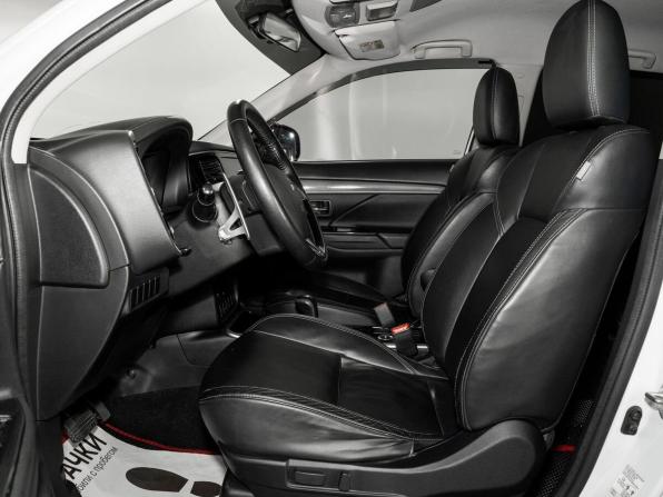 Mitsubishi Outlander III Рестайлинг 3 с пробегом 2019 года, цена 2 500 000 рублей, 131705 км, внедорожник, Автокод Объявления