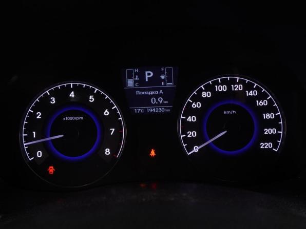 Hyundai Solaris I Рестайлинг с пробегом 2015 года, цена 899 000 рублей, 194227 км, хэтчбек, Автокод Объявления
