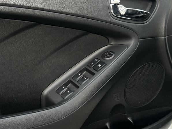Kia Cerato III с пробегом 2015 года, цена 1 050 000 рублей, 153579 км, седан, Автокод Объявления