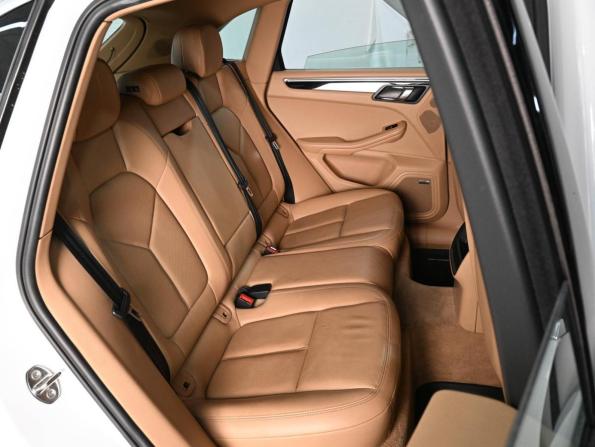 Porsche Macan I с пробегом 2015 года, цена 3 379 000 рублей, 159825 км, внедорожник, Автокод Объявления