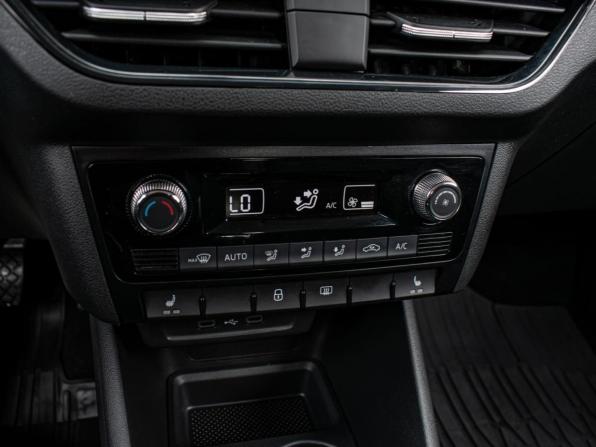Skoda Rapid II с пробегом 2021 года, цена 1 750 000 рублей, 61261 км, лифтбек, Автокод Объявления