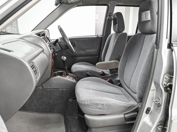 Suzuki Escudo II с пробегом 2000 года, цена 699 000 рублей, 219828 км, внедорожник, Автокод Объявления