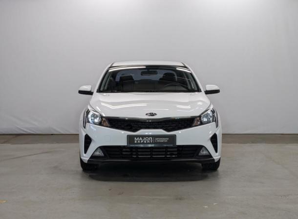 Kia Rio IV Рестайлинг с пробегом 2021 года, цена 1 725 000 рублей, 35989 км, седан, Автокод Объявления